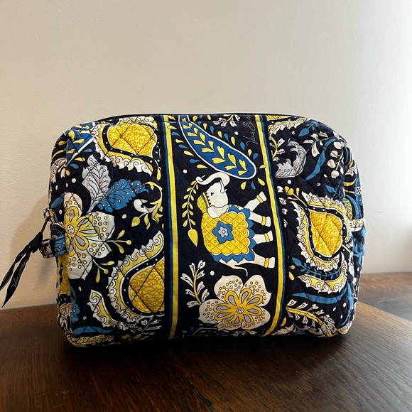 Vera Bradley Blue and Yellow Elephant Printed Makeup Bag with Plastic Coating. - Picture 1 of 5